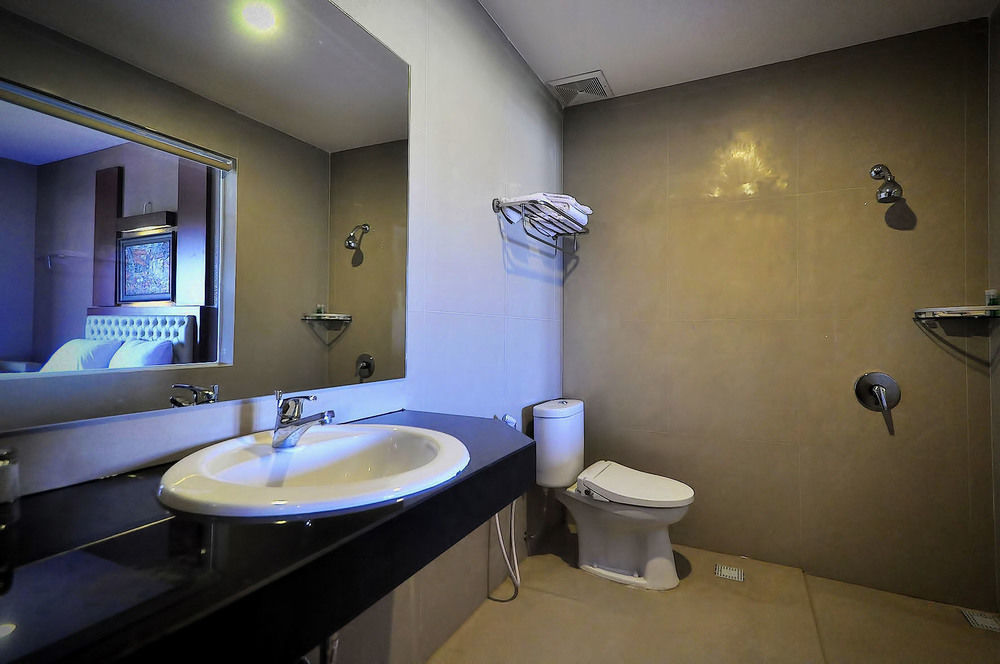 Spencer Green Hotel Бату Екстер'єр фото
